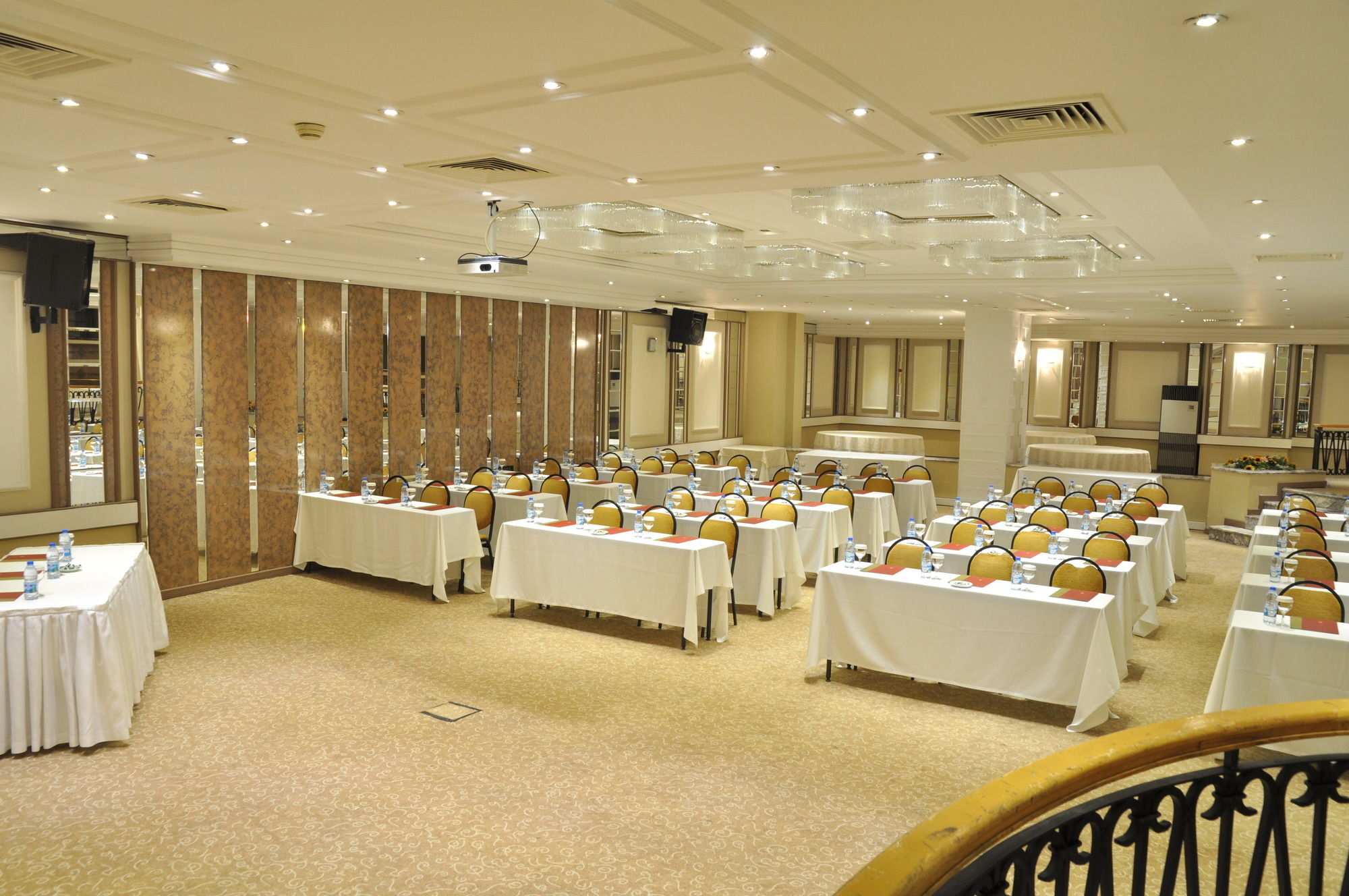 Altinel Ankara Hotel & Convention Center Exterior photo